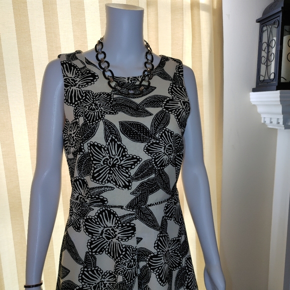 J CREW BOLD FLORAL CROSS-BACK DRESS 4 - Picture 4 of 10